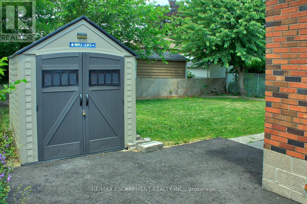 1 - 176 East 32Nd Street, Hamilton, ON - Outdoor