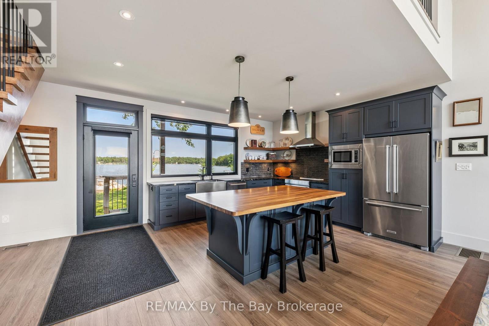 4 Island 800, Georgian Bay (Baxter), ON - Indoor Photo Showing Kitchen