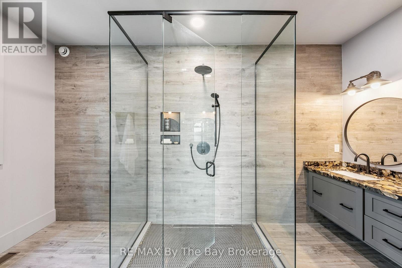 4 Island 800, Georgian Bay (Baxter), ON - Indoor Photo Showing Bathroom