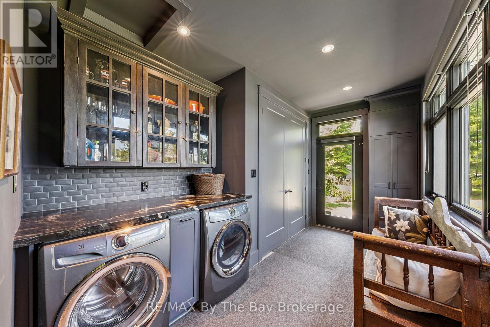 4 Island 800, Georgian Bay (Baxter), ON - Indoor Photo Showing Laundry Room