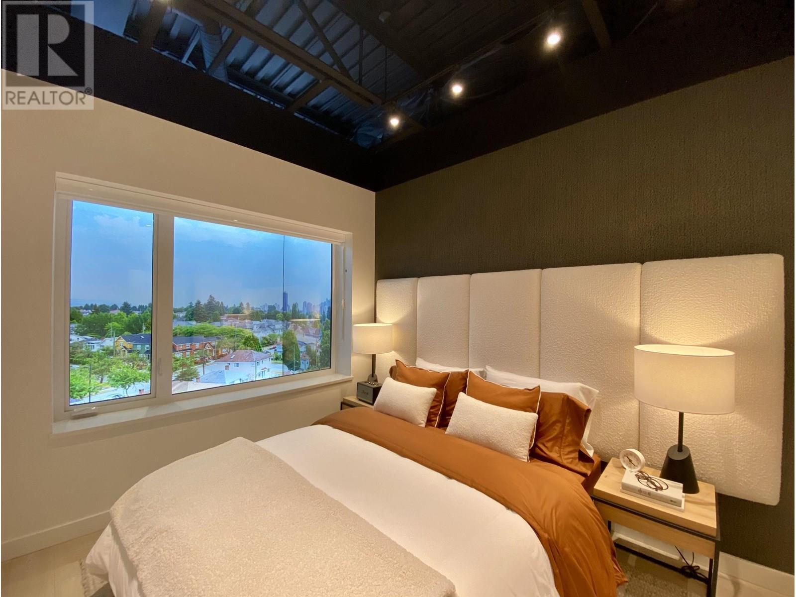 2700 Kingsway, Vancouver, BC