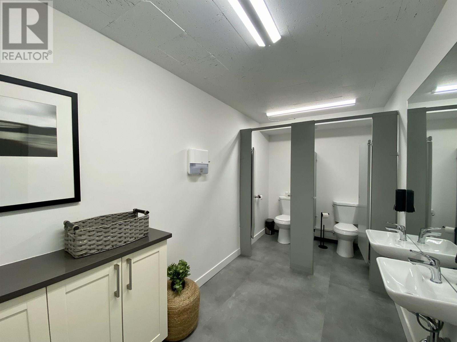 2700 Kingsway, Vancouver, BC