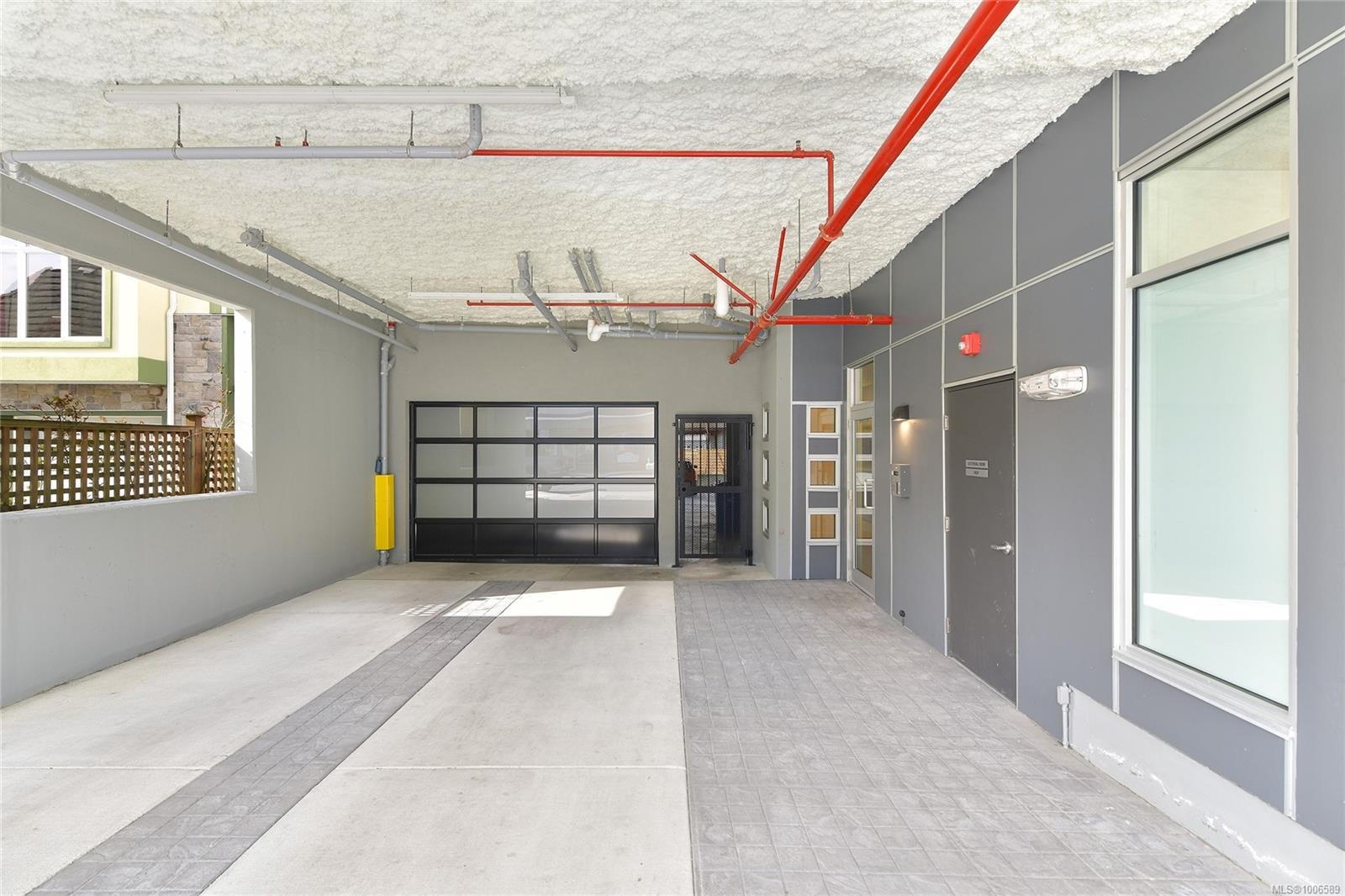 203-9716 Third St, Sidney, BC - Indoor