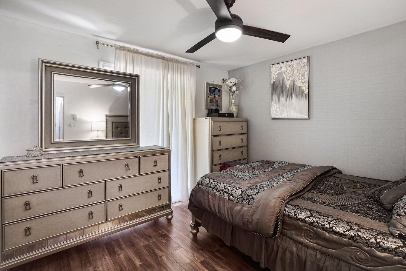 Chambre à coucher - 4-174 Boul. Rousseau, Châteauguay, QC - Indoor Photo Showing Bedroom