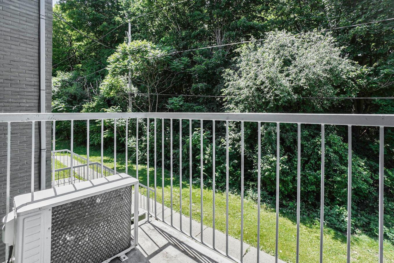 Balcon - 4-174 Boul. Rousseau, Châteauguay, QC - Outdoor