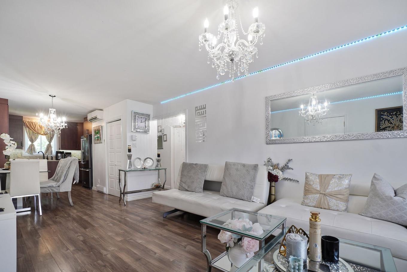 Salon - 4-174 Boul. Rousseau, Châteauguay, QC - Indoor Photo Showing Living Room