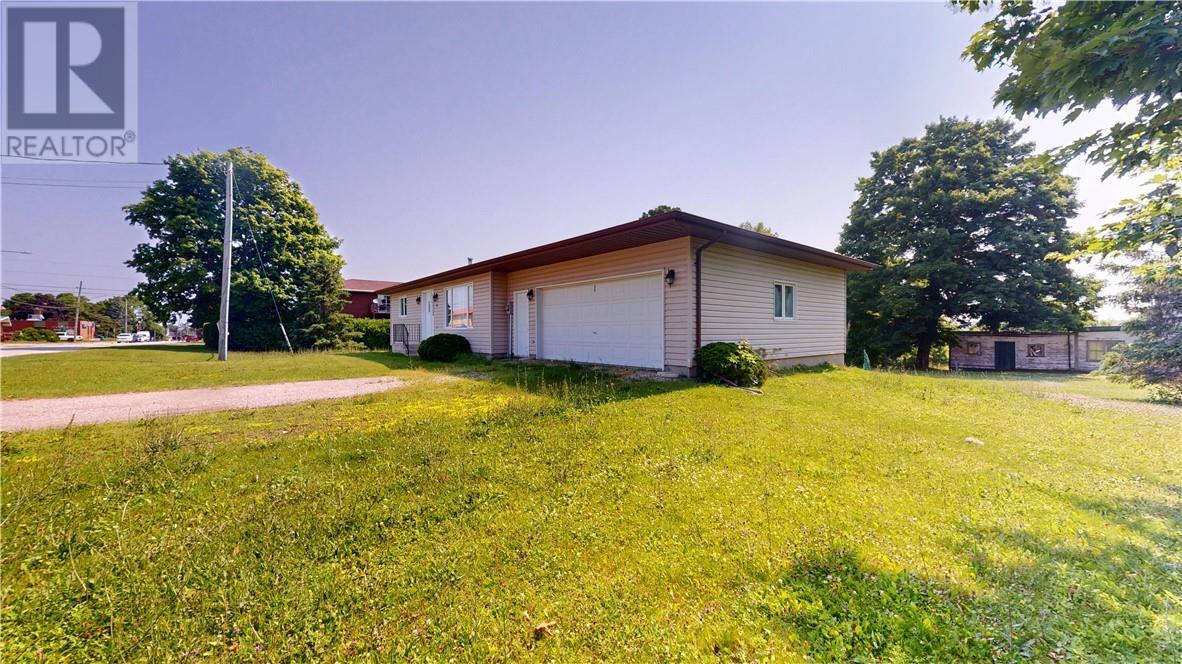 88 Arthur Street, Manitowaning, ON - Outdoor