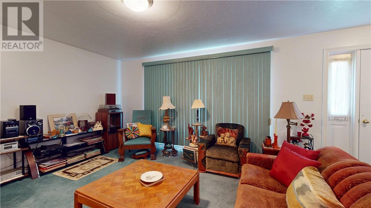 88 Arthur Street, Manitowaning, ON - Indoor Photo Showing Living Room