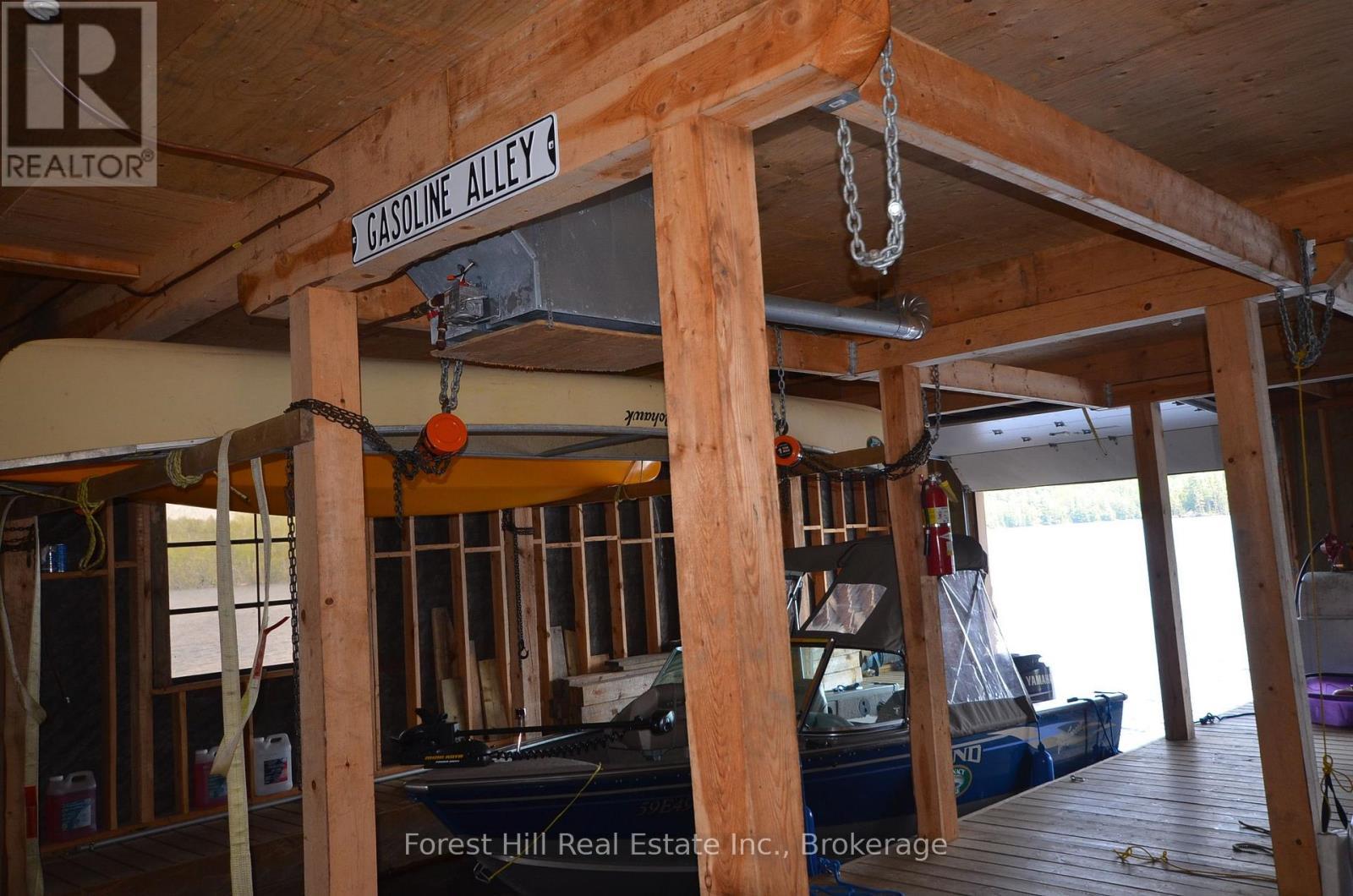 Boat house - 10365 Rabbit, Temagami, ON - Indoor