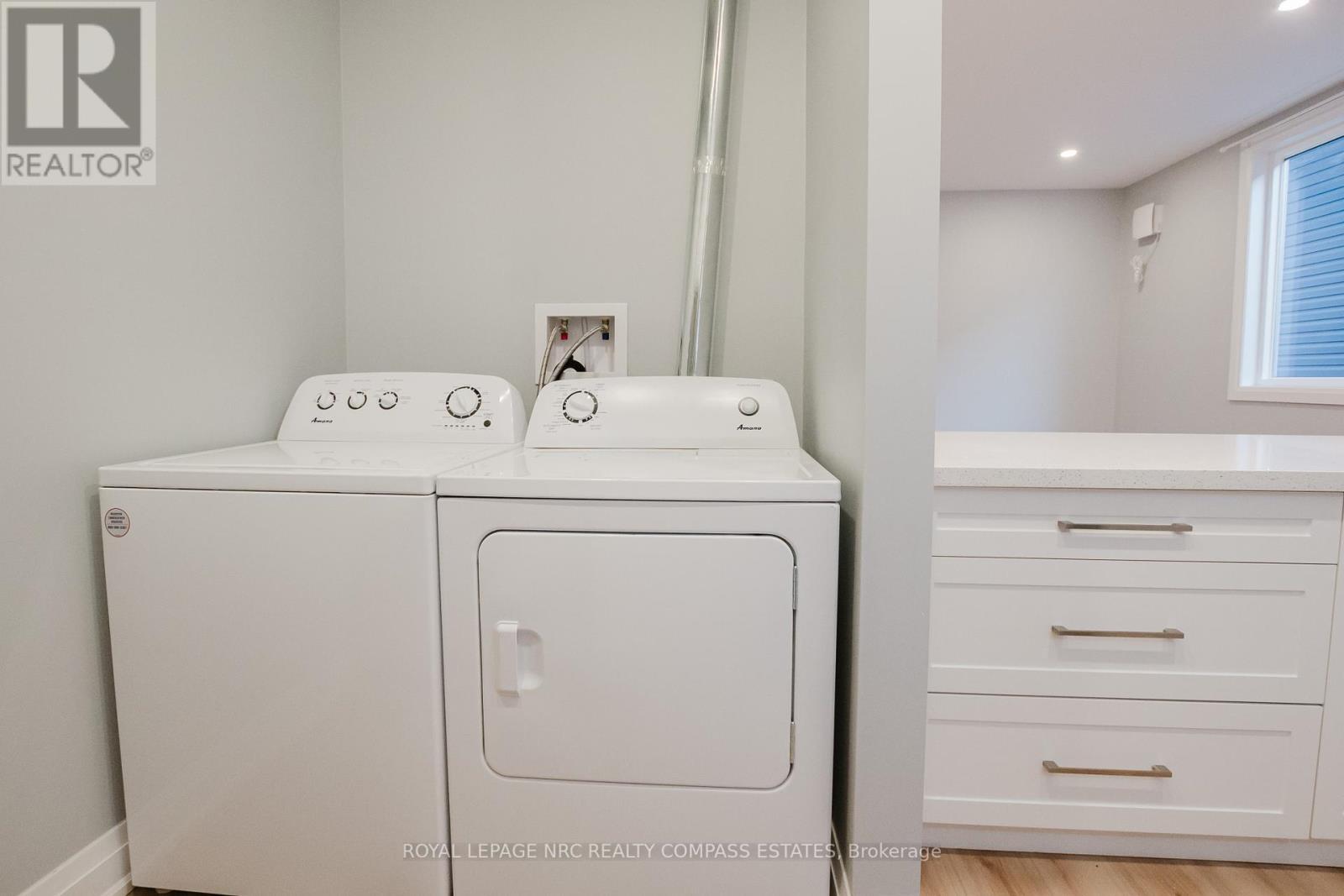 101-105 Southworth Street N, Welland (Lincoln/Crowland), ON - Indoor Photo Showing Laundry Room