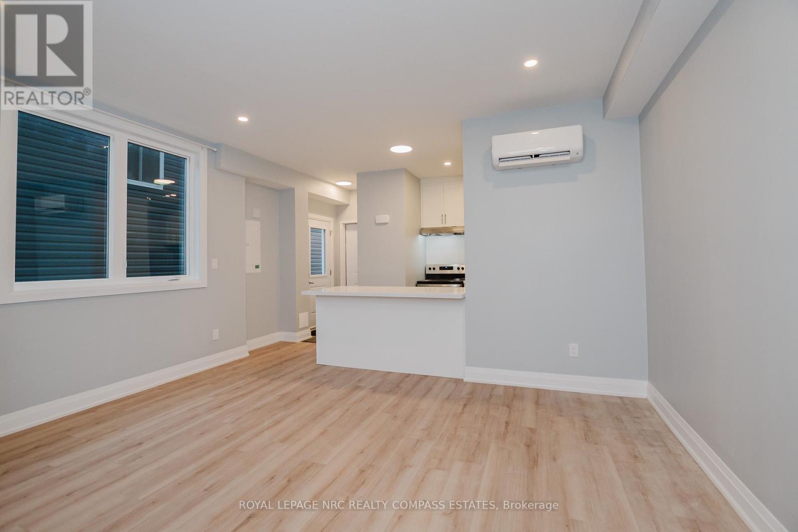 101-105 Southworth Street N, Welland (Lincoln/Crowland), ON - Indoor Photo Showing Other Room