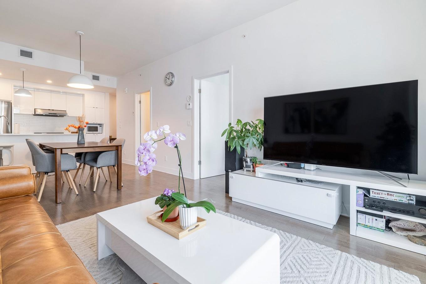 Salon - 806-5265 Rue Mackenzie, Montréal (Côte-Des-Neiges/Notre-Dame-De-Grâce), QC - Indoor Photo Showing Living Room