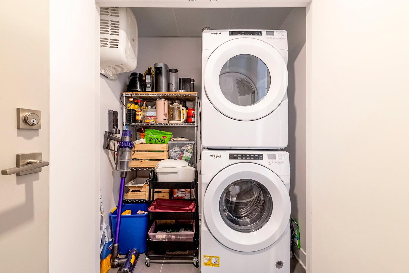 Salle de lavage - 806-5265 Rue Mackenzie, Montréal (Côte-Des-Neiges/Notre-Dame-De-Grâce), QC - Indoor Photo Showing Laundry Room