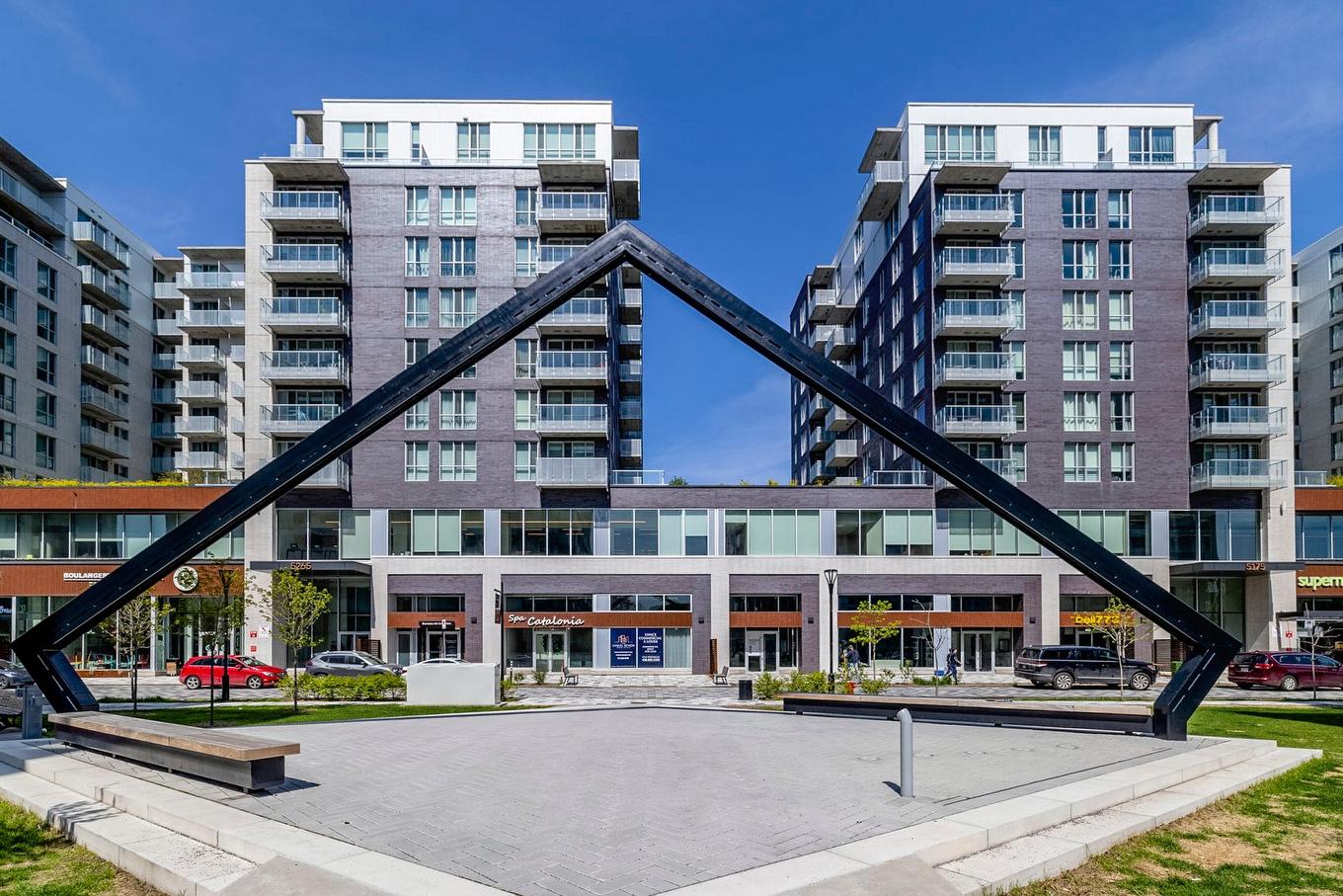 Rue - 806-5265 Rue Mackenzie, Montréal (Côte-Des-Neiges/Notre-Dame-De-Grâce), QC - Outdoor With Facade