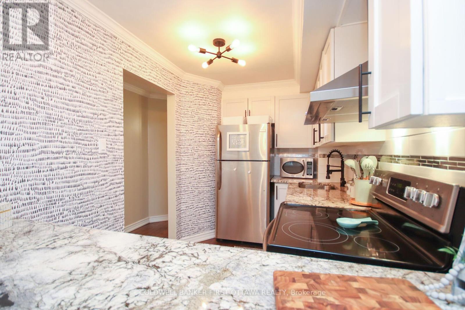 A - 6702 Jeanne D'Arc Boulevard, Ottawa, ON - Indoor Photo Showing Kitchen