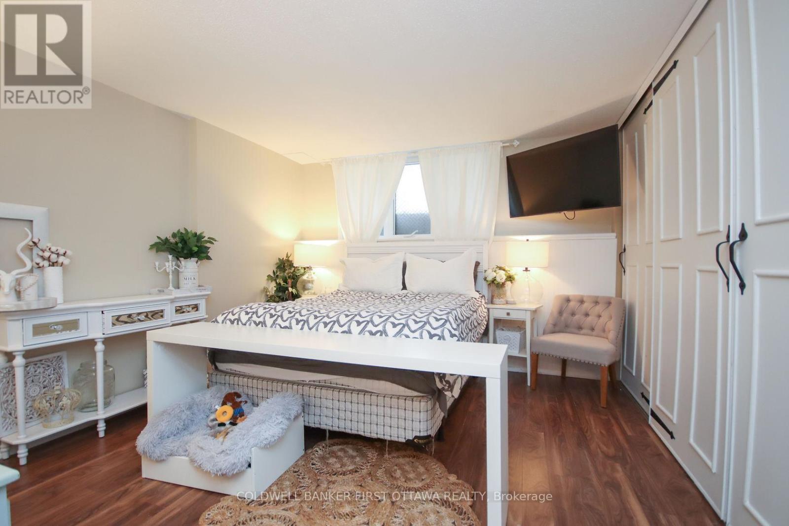 A - 6702 Jeanne D'Arc Boulevard, Ottawa, ON - Indoor Photo Showing Bedroom