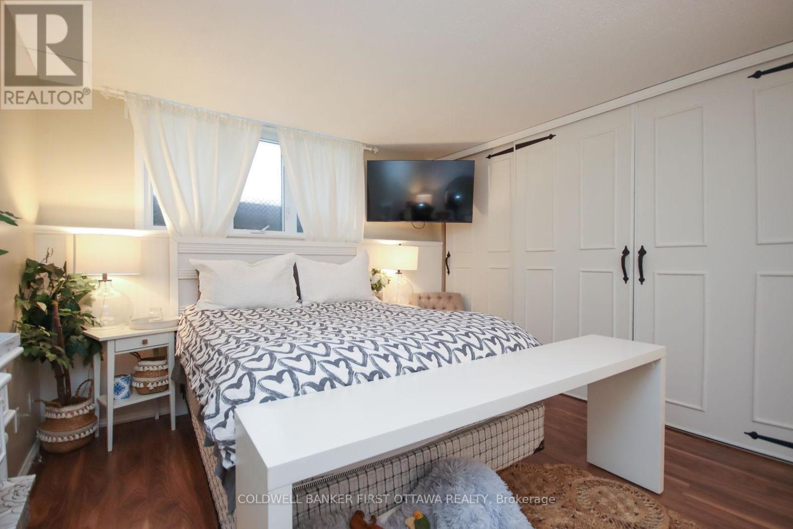 A - 6702 Jeanne D'Arc Boulevard, Ottawa, ON - Indoor Photo Showing Bedroom