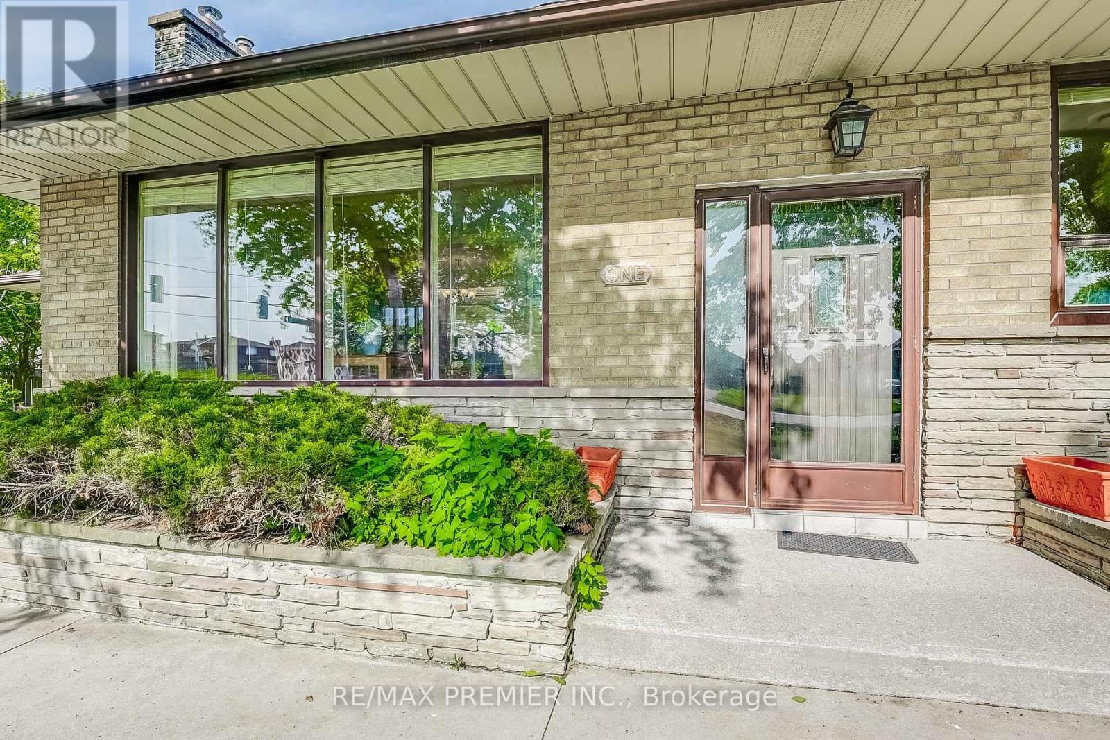 1 Gram Street, Vaughan, ON - Outdoor