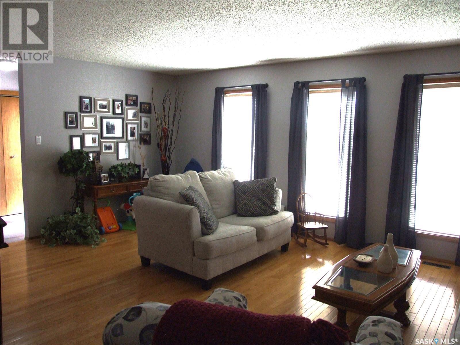 108 Freeman Street, Richmound, SK - Indoor Photo Showing Living Room