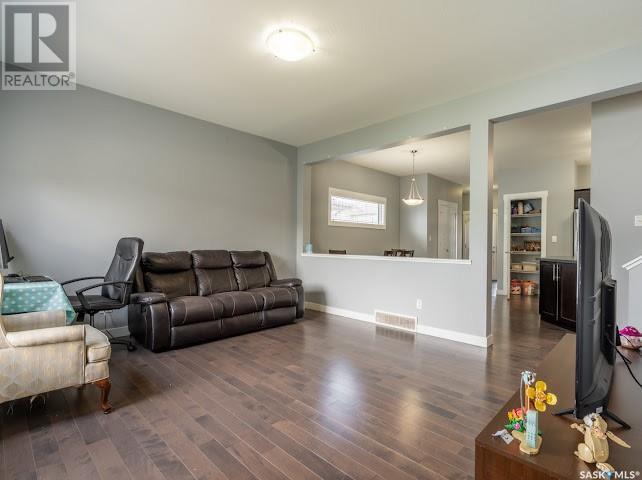 4809 Green Rock Road E, Regina, SK - Indoor Photo Showing Living Room