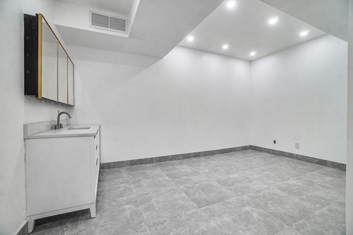 Interior - 100-2157 Rue Fleury E., Montréal (Ahuntsic-Cartierville), QC - Indoor Photo Showing Other Room