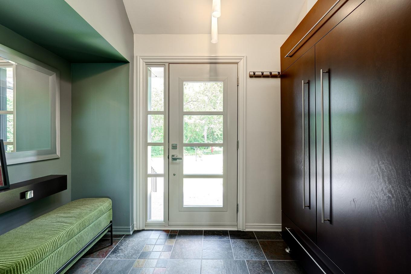 Hall d'entrée/Vestibule - 2712 Rue Luc, Terrebonne (Lachenaie), QC - Indoor Photo Showing Other Room