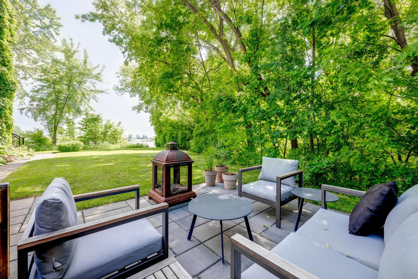 Terrasse - 2712 Rue Luc, Terrebonne (Lachenaie), QC - Outdoor