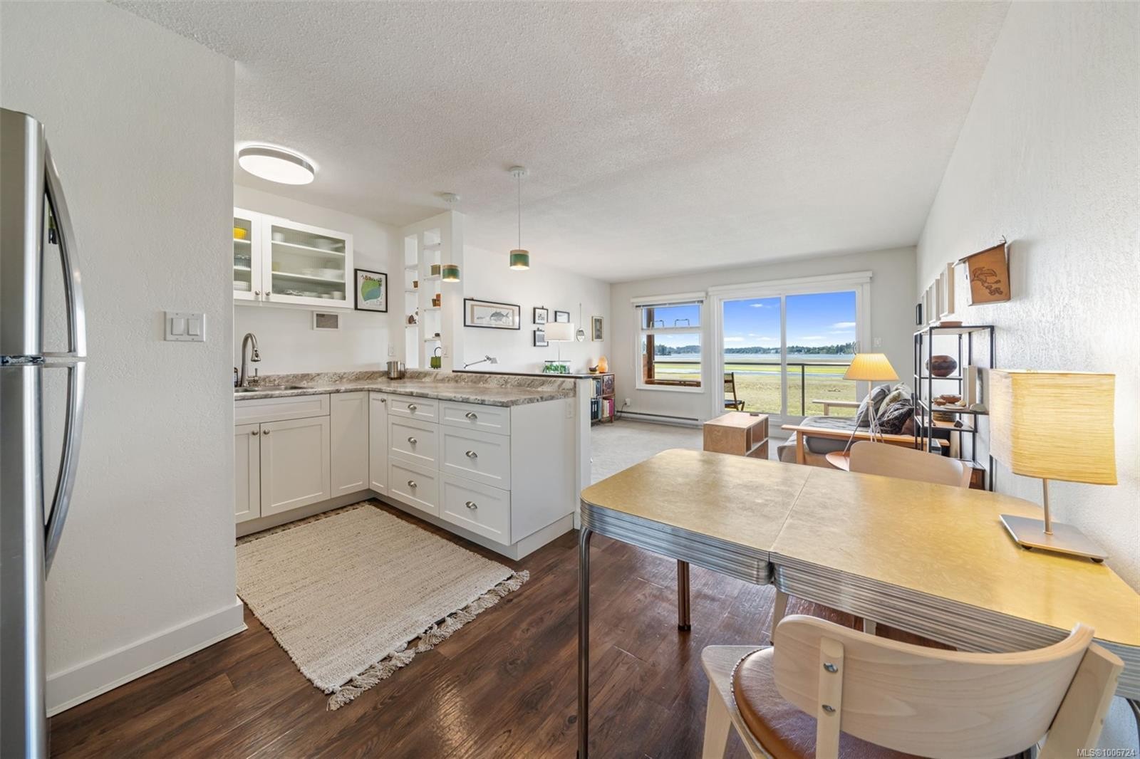 10-1976 Glenidle Rd, Sooke, BC - Indoor