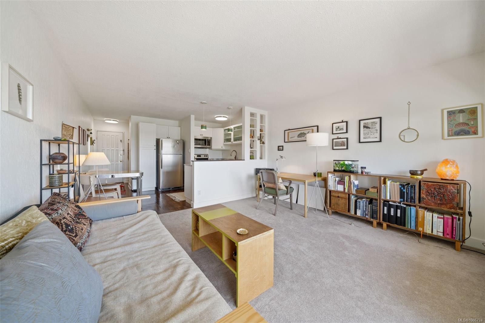 10-1976 Glenidle Rd, Sooke, BC - Indoor Photo Showing Living Room