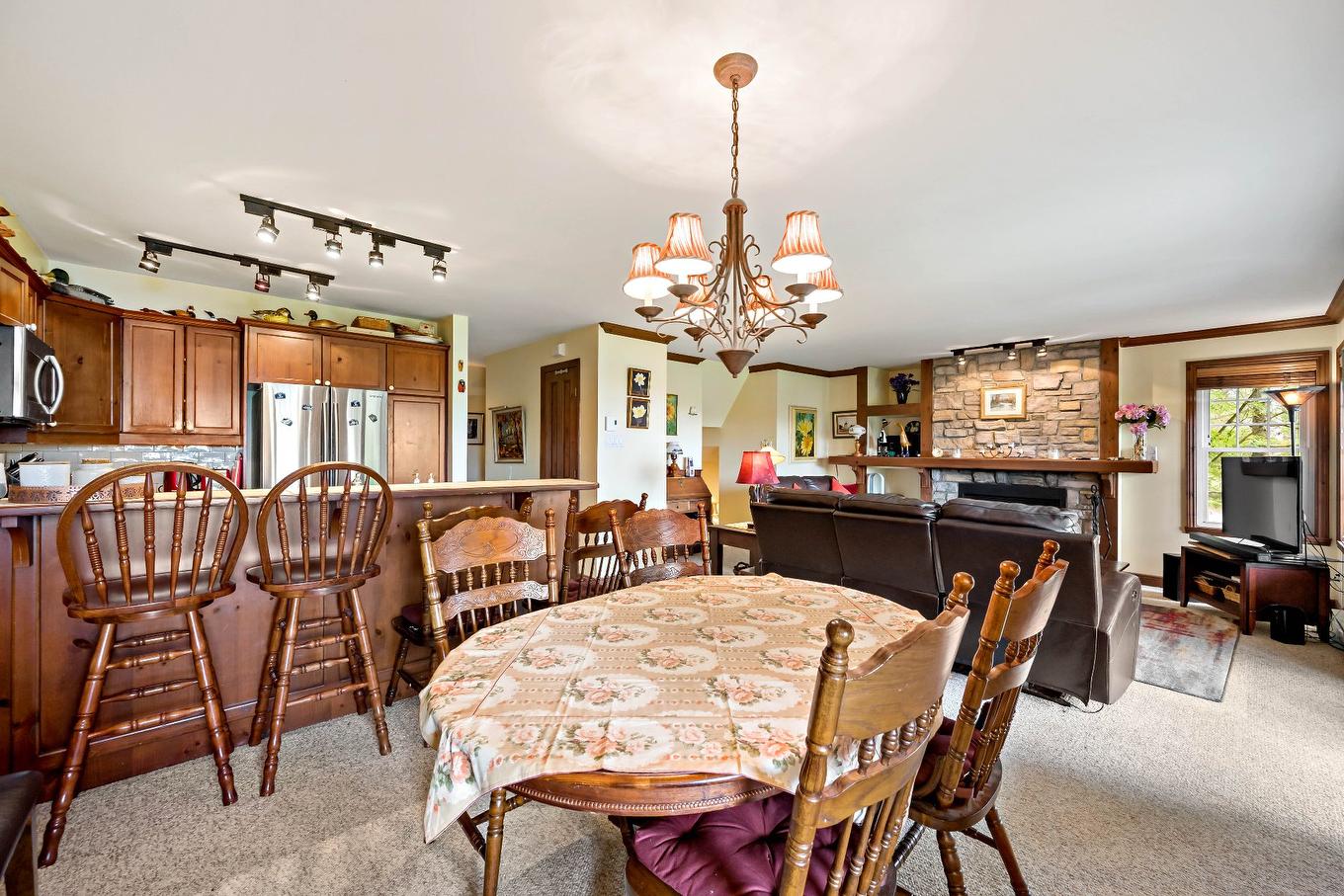 Dining room - 1-156 Rue Du Mont-Plaisant, Mont-Tremblant, QC - Indoor Photo Showing Dining Room