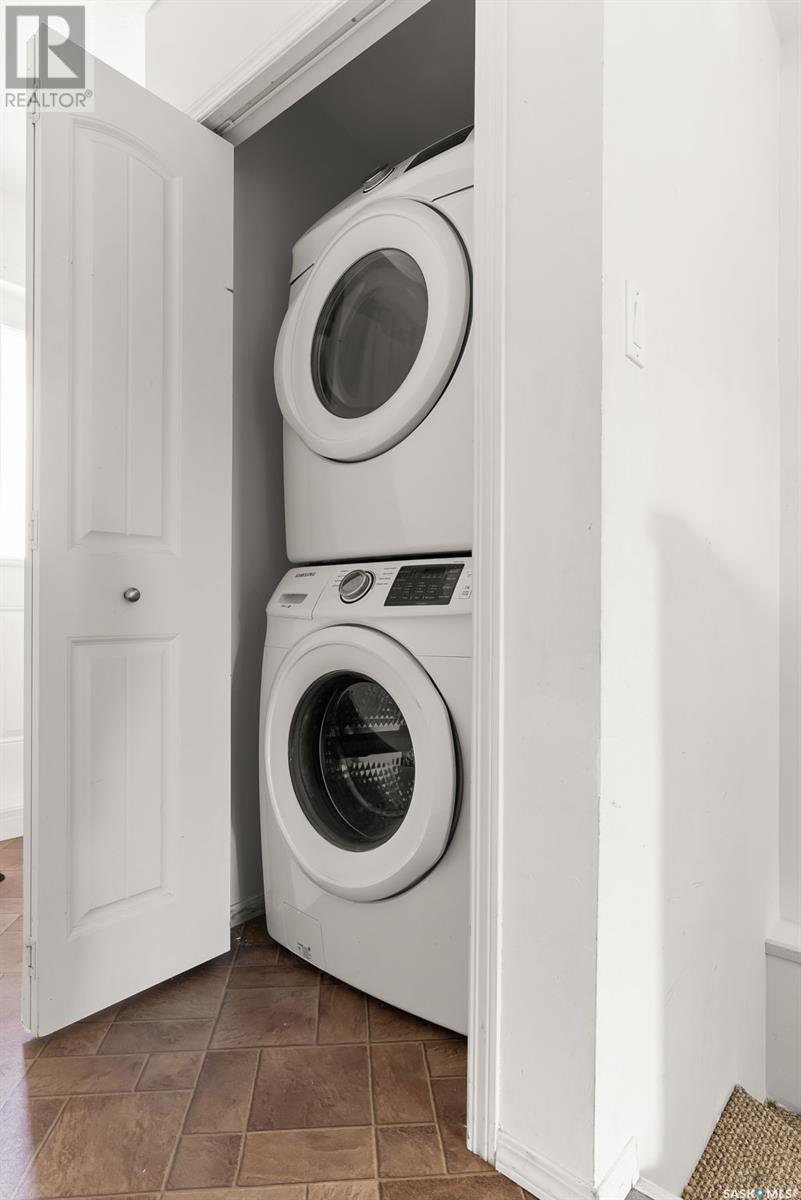 183 Chateau Crescent, Pilot Butte, SK - Indoor Photo Showing Laundry Room