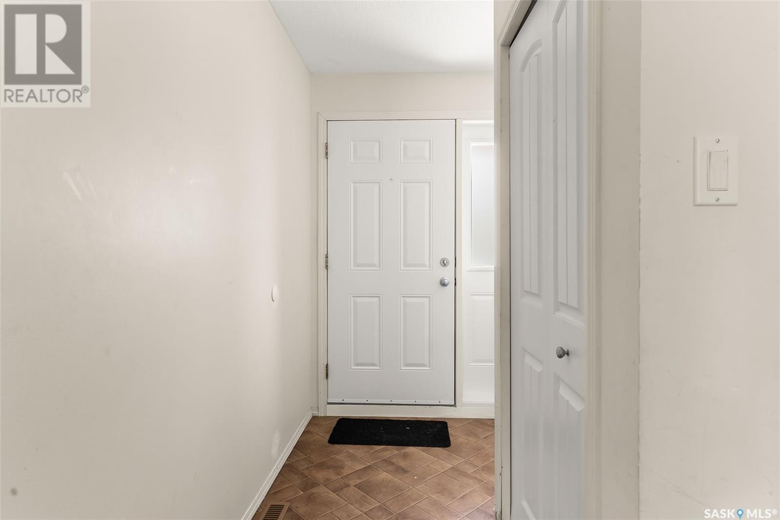 183 Chateau Crescent, Pilot Butte, SK - Indoor Photo Showing Other Room