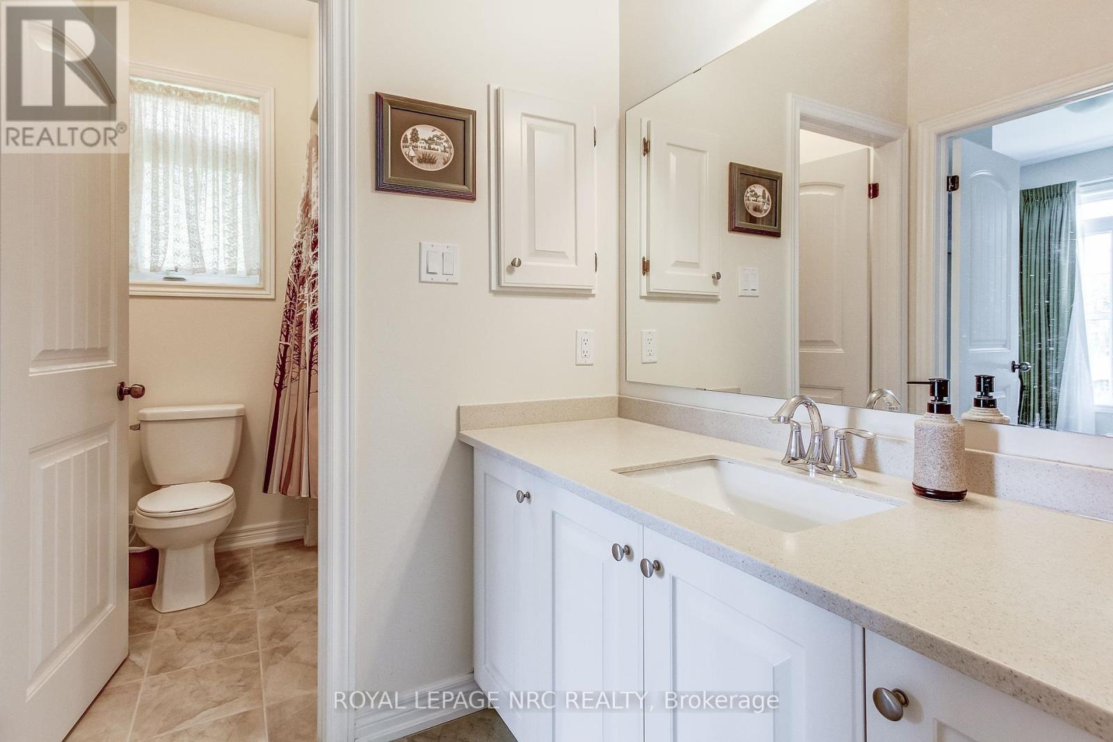 6667 Sebastian Crescent, Niagara Falls (Forestview), ON - Indoor Photo Showing Bathroom