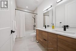 Shared Five-Piece Main Bathroom -