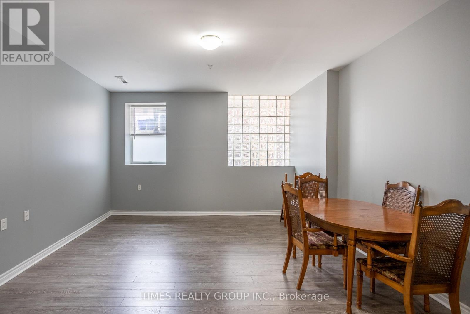105 - 384 Rogers Street, Peterborough, ON - Indoor Photo Showing Dining Room