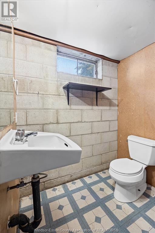 3985 Dougall Ave., Windsor, ON