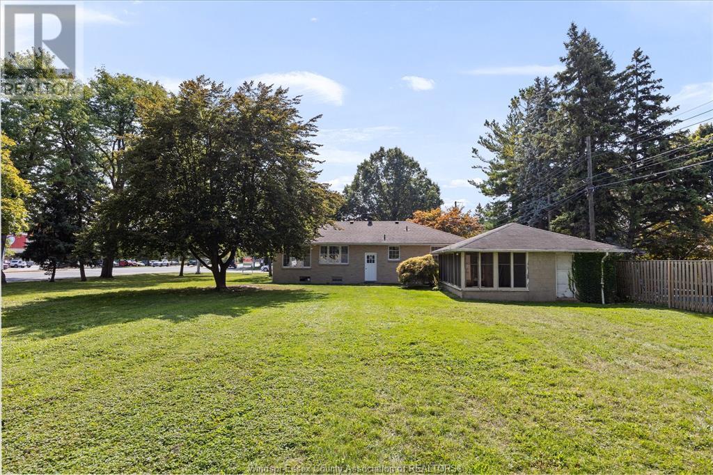 3985 Dougall Ave., Windsor, ON