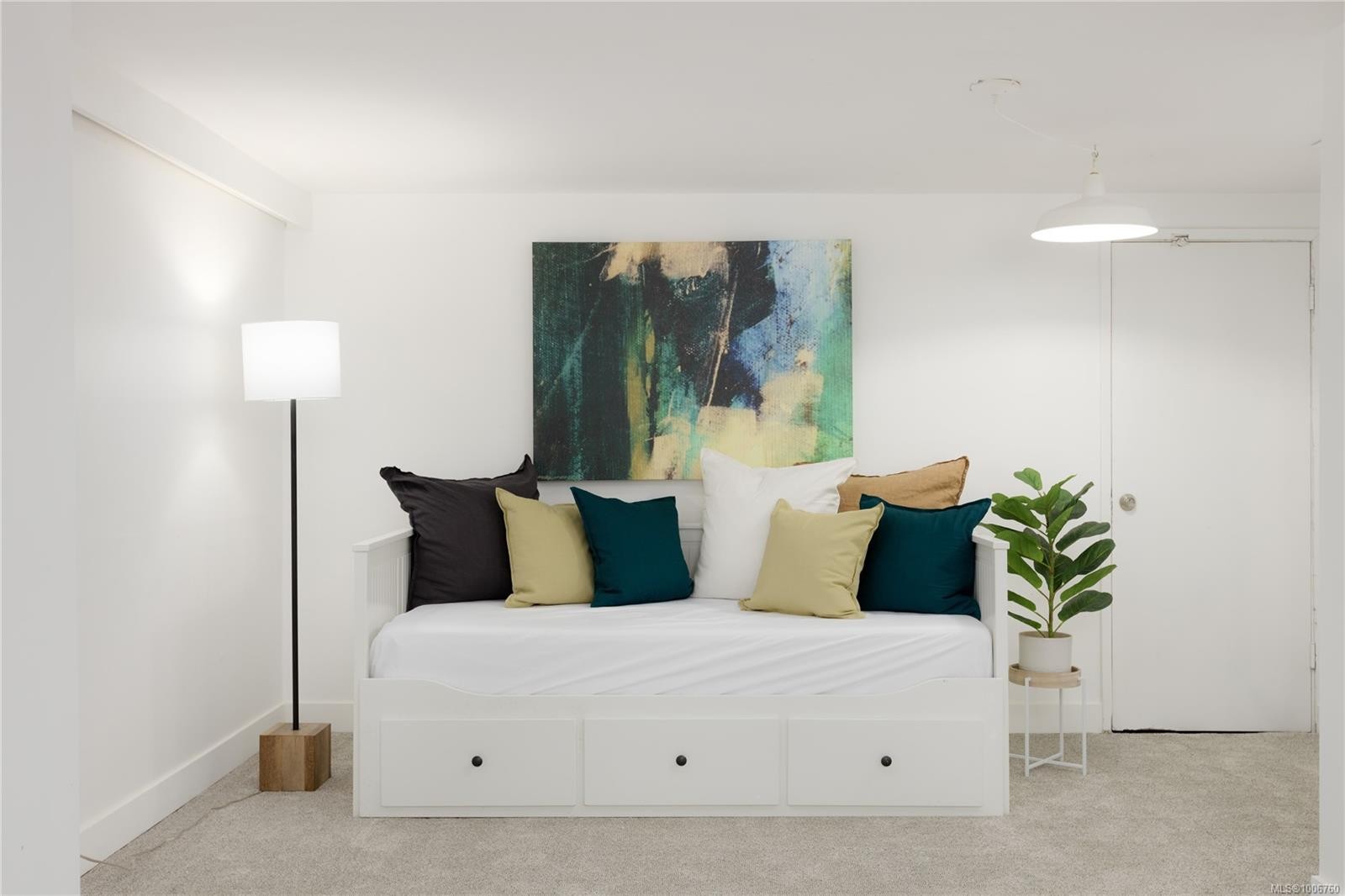 2555 Departure Bay Rd, Nanaimo, BC