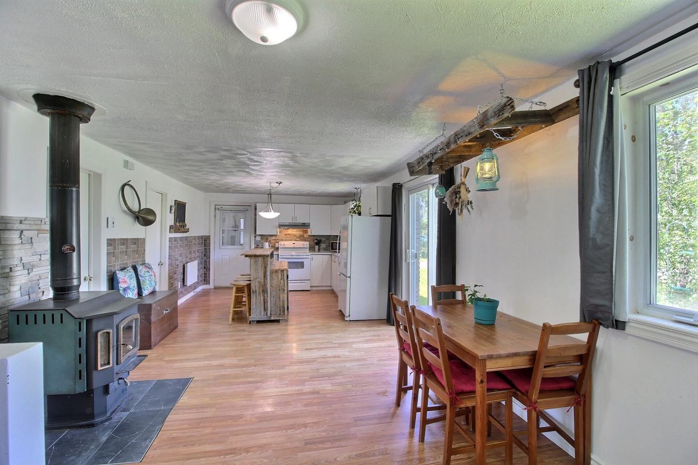 Vue d'ensemble - 103 Rue Guénette, Val-D'Or, QC - Indoor Photo Showing Dining Room