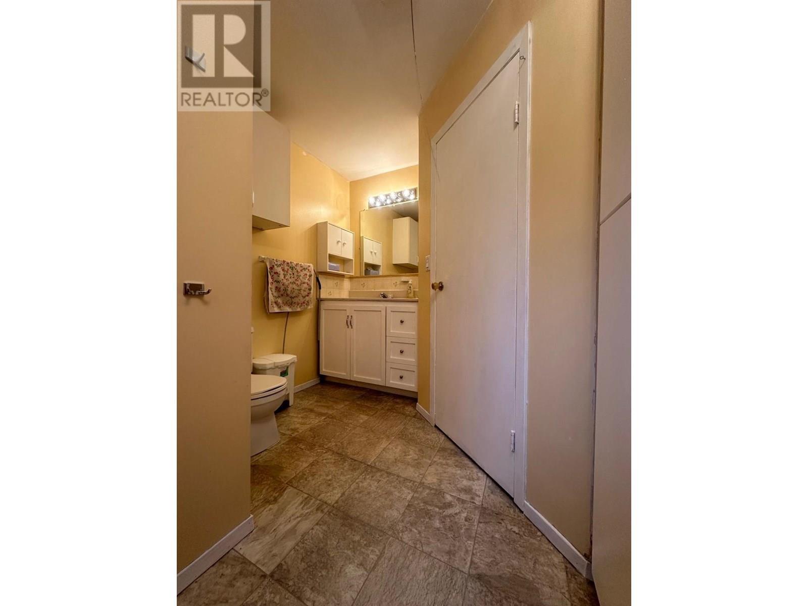 319 Newman Street, Kitchener, BC - Indoor