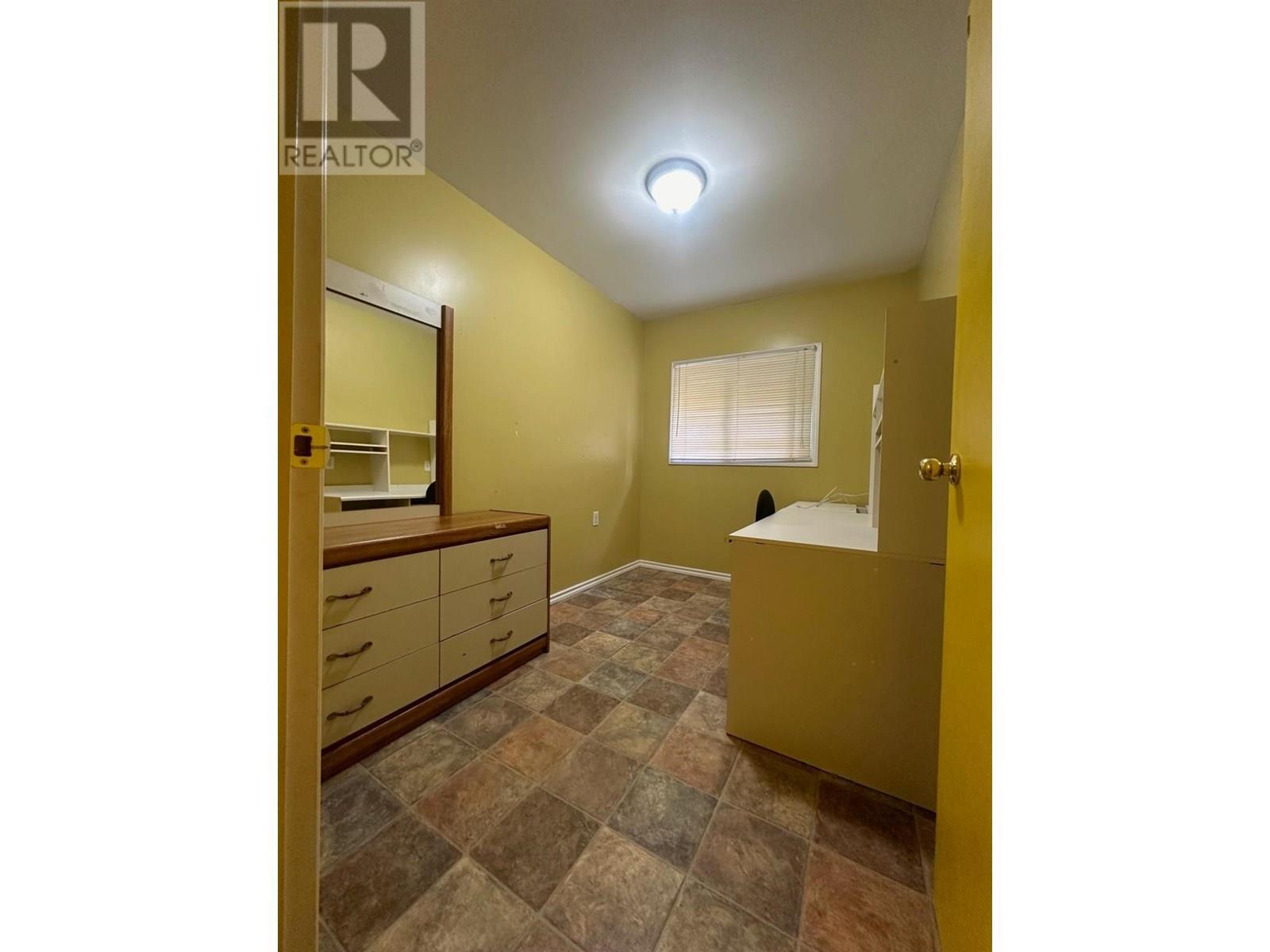 319 Newman Street, Kitchener, BC - Indoor