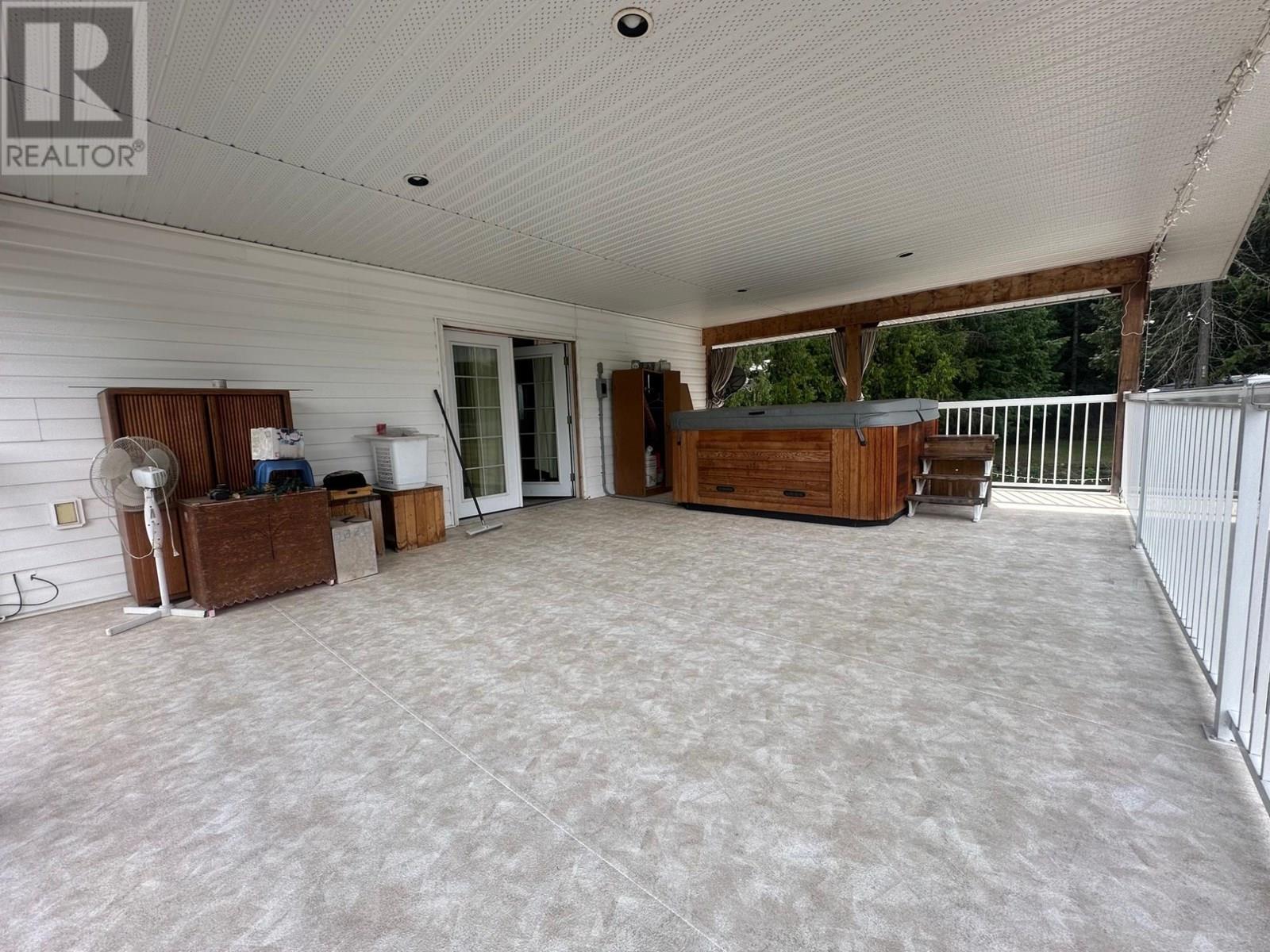 319 Newman Street, Kitchener, BC - Outdoor With Deck Patio Veranda With Exterior