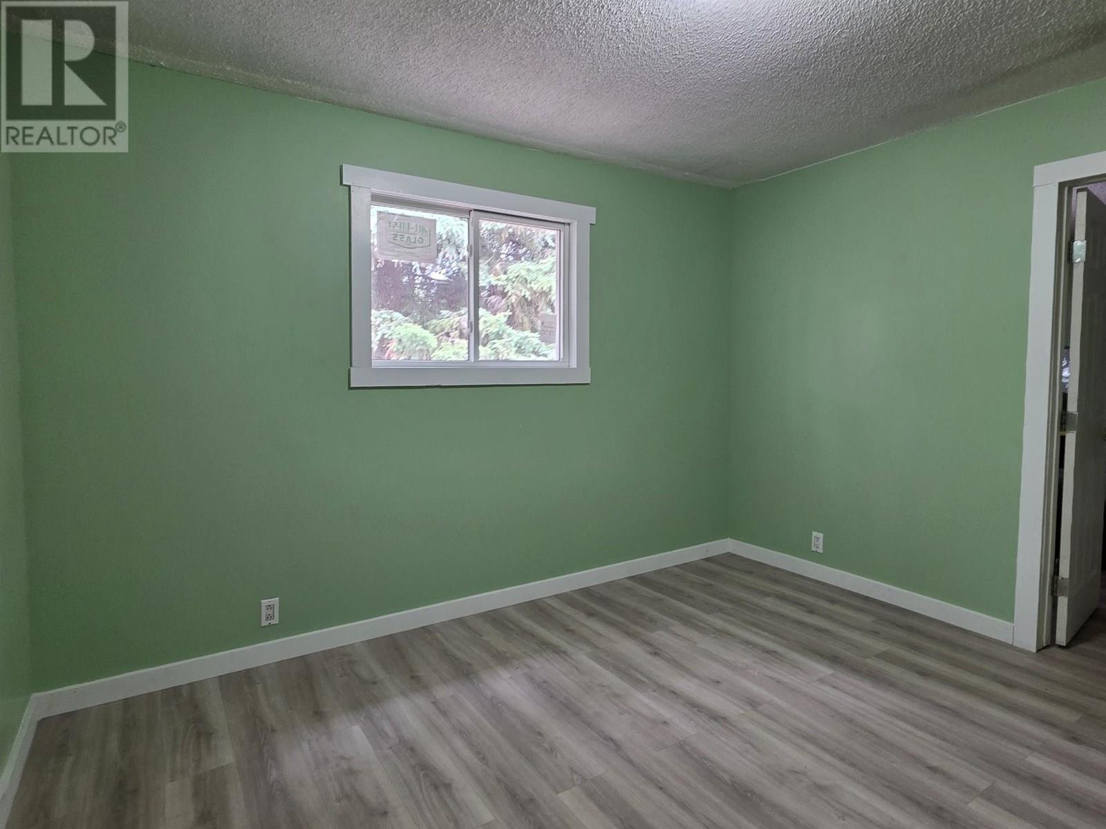 2512 Dominion Avenue, Houston, BC - Indoor Photo Showing Other Room