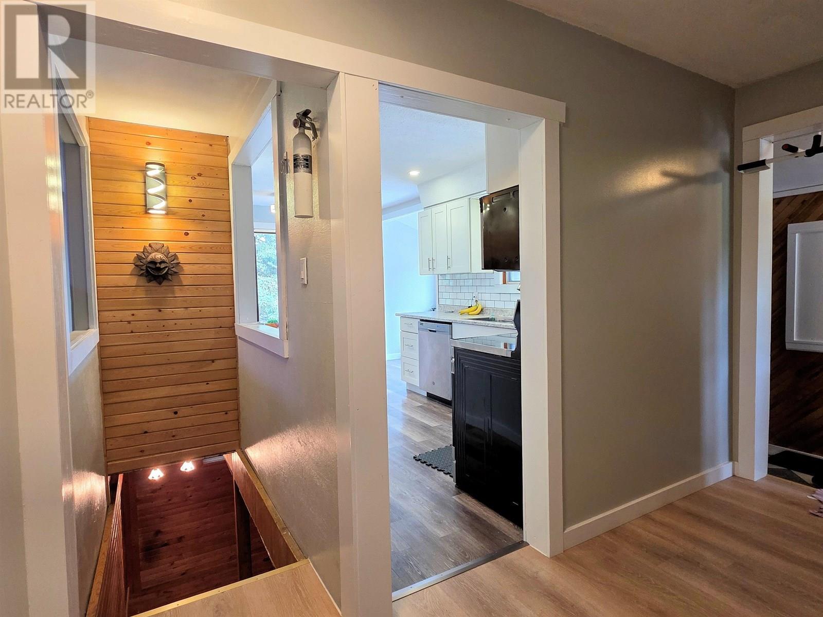 2512 Dominion Avenue, Houston, BC - Indoor