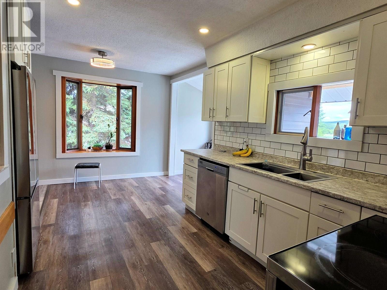 2512 Dominion Avenue, Houston, BC - Indoor Photo Showing Kitchen With Double Sink