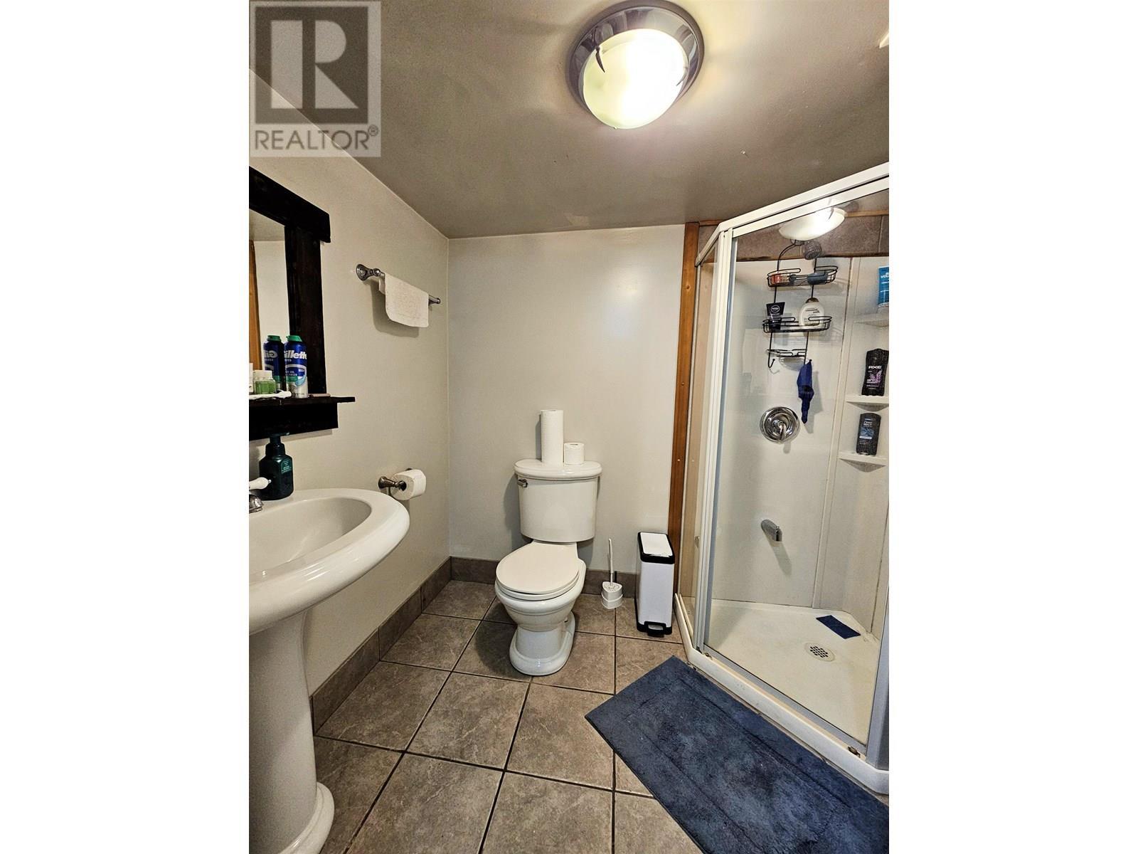 2512 Dominion Avenue, Houston, BC - Indoor Photo Showing Bathroom