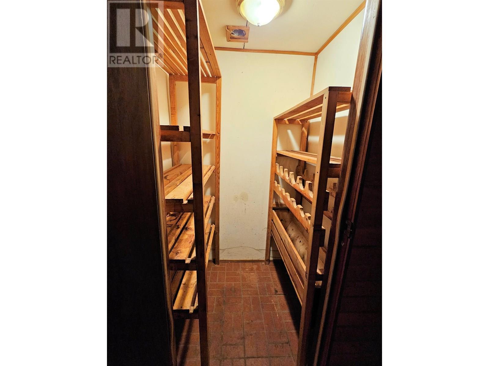 2512 Dominion Avenue, Houston, BC - Indoor Photo Showing Other Room