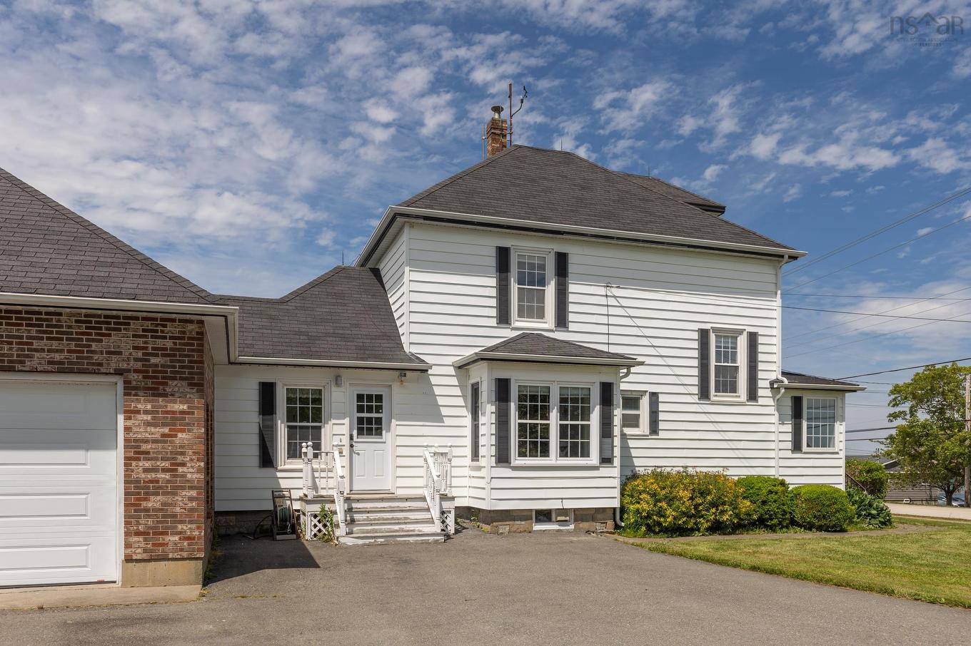 1108 Highway 335, Middle West Pubnico, NS