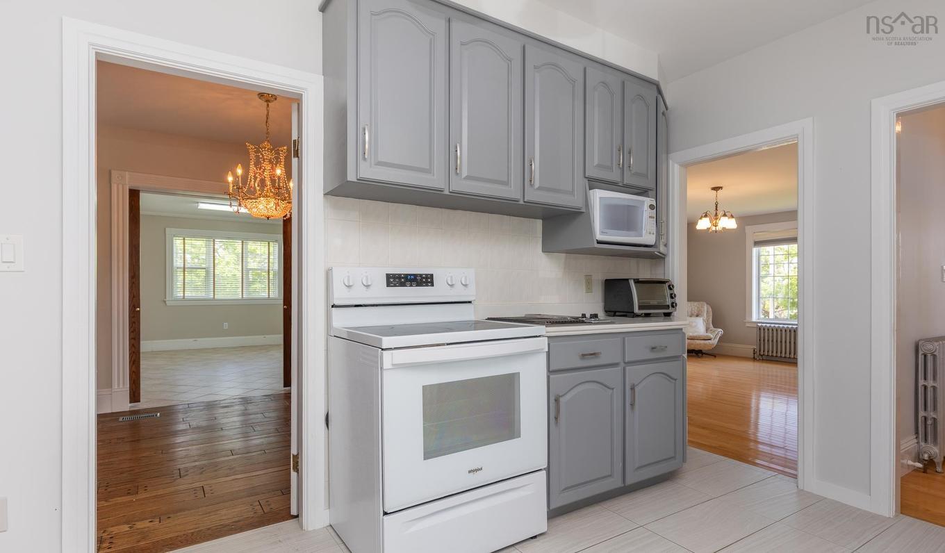 1108 Highway 335, Middle West Pubnico, NS