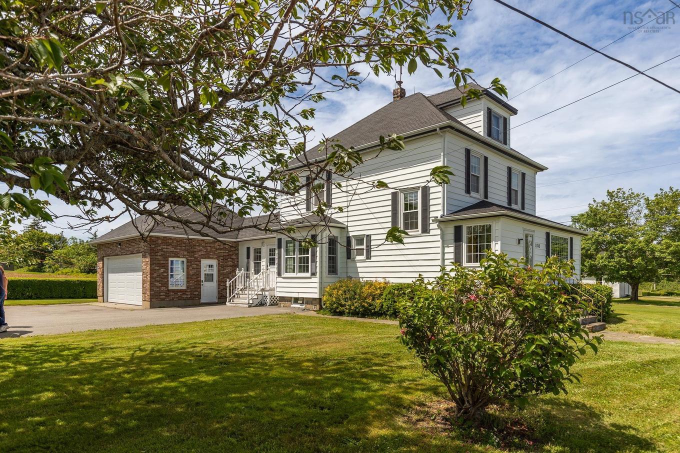 1108 Highway 335, Middle West Pubnico, NS